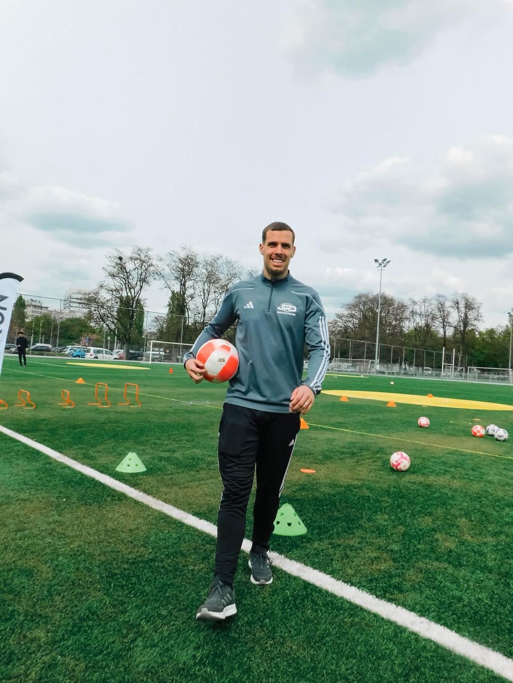 Jeff Jansens, hoofdcoach van Jansens Player Development, op het trainingsveld